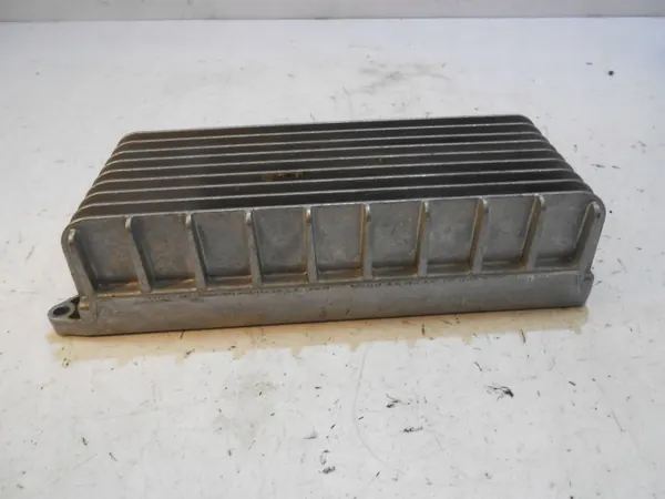 Audi A4 B8 Audio-vahvistin OEM 8T0035223AE image 4