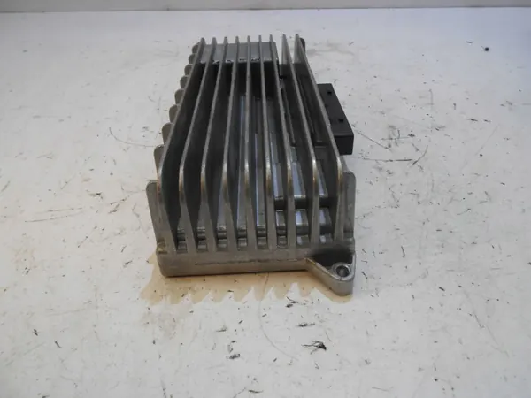 Audi A4 B8 Audio-vahvistin OEM 8T0035223AE image 5