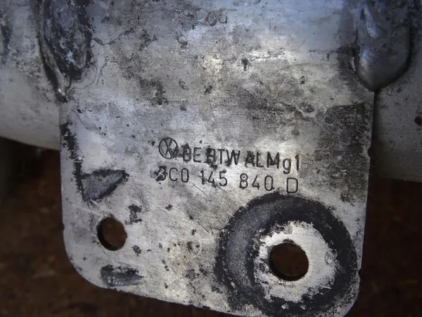 Tubería de intercooler VW GOLF V 2.0 TDI 3C0145840D image 2