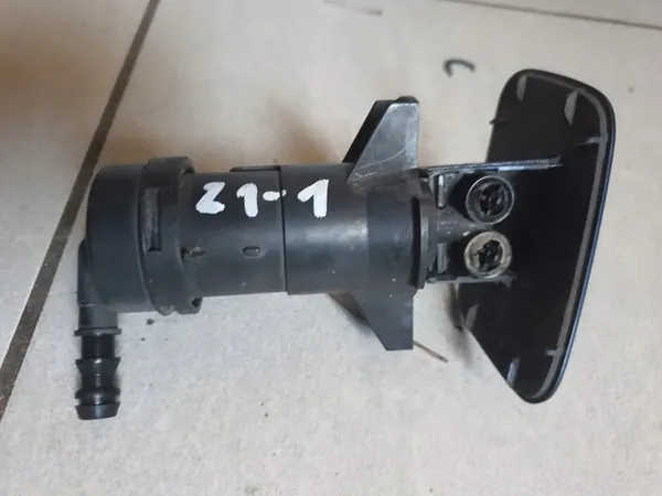 Audi A4 B7 Voorruitspuitmond, OEM 8E0955102E image 3