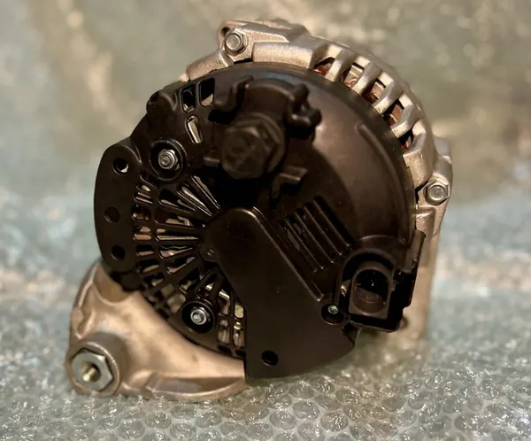 BMW E46 X5 E53 X3 E83 Alternator 150A Hella image 3