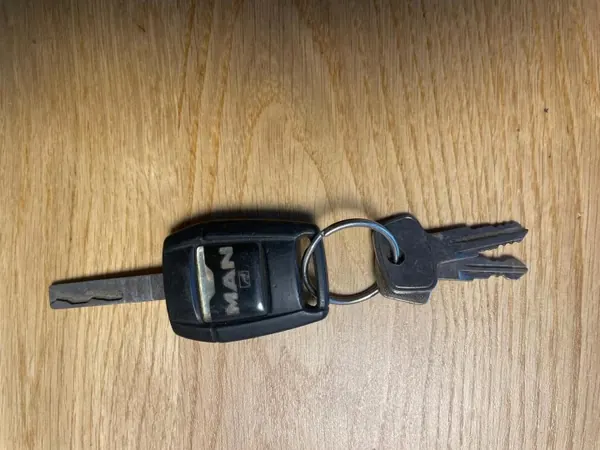 Clé immobilisateur MAN OE d'occasion TGX TGS TGL image 2