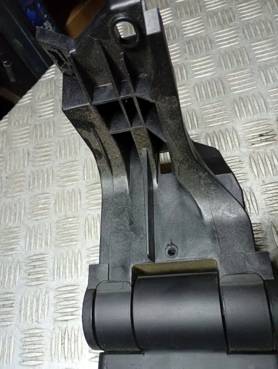 Accoudoir cuir BMW 3 E46 OEM 8213679 image 10