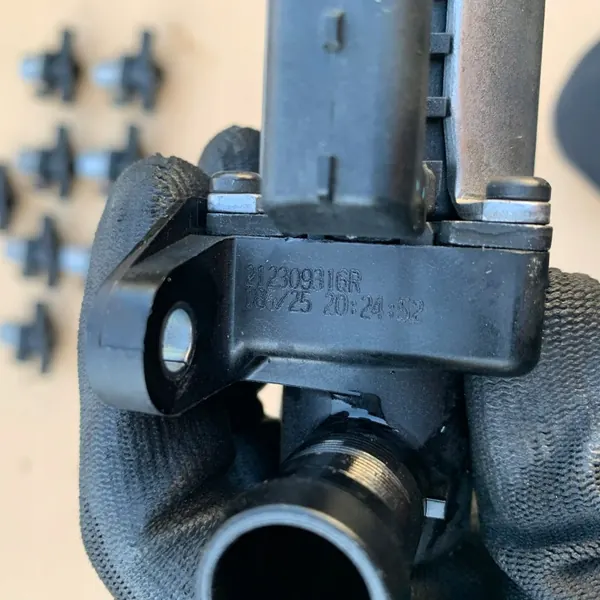 Vattenpump OEM 212309316R för Renault Trafic III/IV image 3