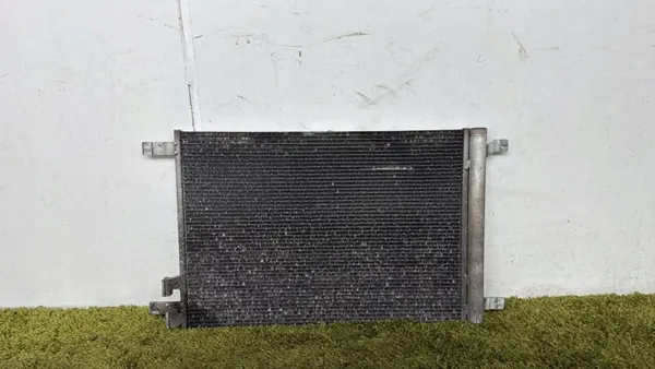 Condenseur A/C OEM 5Q0816411BD Avant Volkswagen image 2