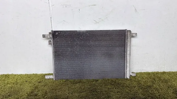 Condenseur A/C OEM 5Q0816411BD Avant Volkswagen image 4