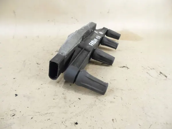 Bobina de ignição SKODA FABIA 1.4 MPI 8V 047905104B image 3