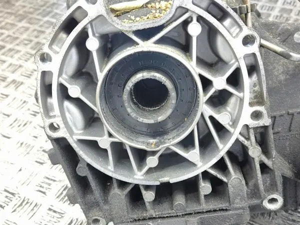 Land Rover Verteilergetriebe OEM AMD169828 - Gebraucht image 7