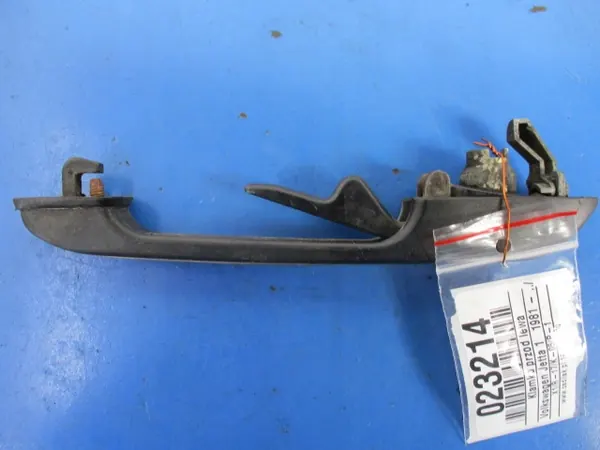 VW Jetta Golf I vasen etukahva OEM image 2