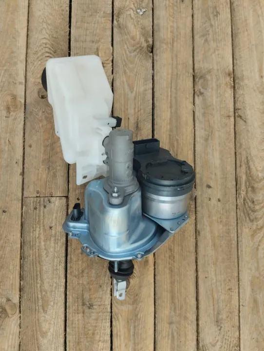 Pompe servo frein Toyota OE OEM 45250-F4380 Occasion image 5