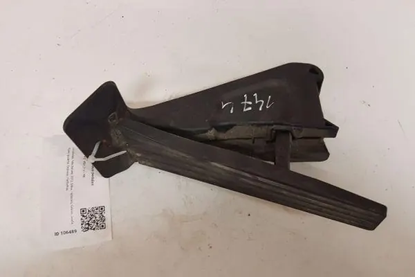 Gaspedal BMW 1 (F21) 1.6L Diesel 2012 image 2