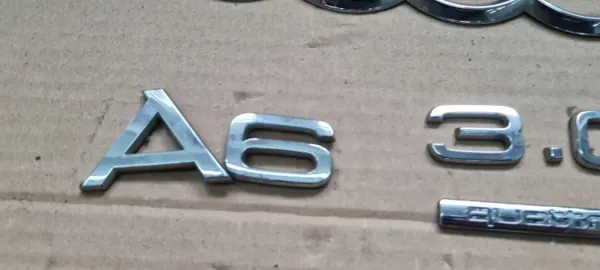 Audi A6 C6 Kofferraumemblem OEM EBLEMAT - 3.0 TDI Allroad image 3