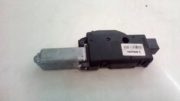 Infiniti Q50 Schiebedachmotor OEM 0 - Gebraucht image 2