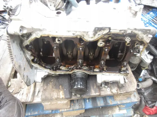 Fundo do Motor Mazda - Qualidade OEM Usado image 3