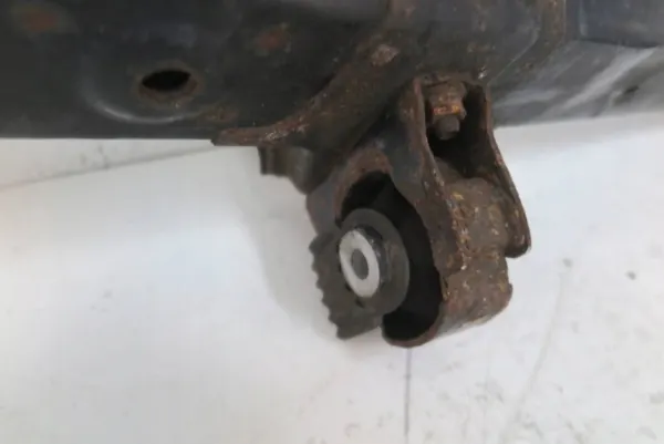 Motorfäste fram Toyota RAV 4 XA40 RAV4IV image 7