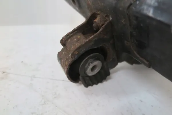 Motorfäste fram Toyota RAV 4 XA40 RAV4IV image 9