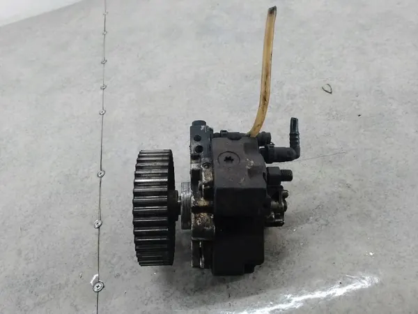 Pompe à injection OEM 8200456693 pour Renault Trafic II image 2