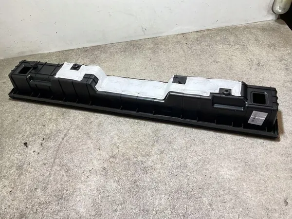 Mousse de coffre KIA OEM 85751J7600 - État utilisé image 4