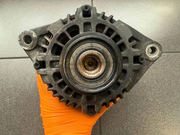 Hyundai Terracan 2007 Vaihtovirtageneraattori 373004X503 image 2