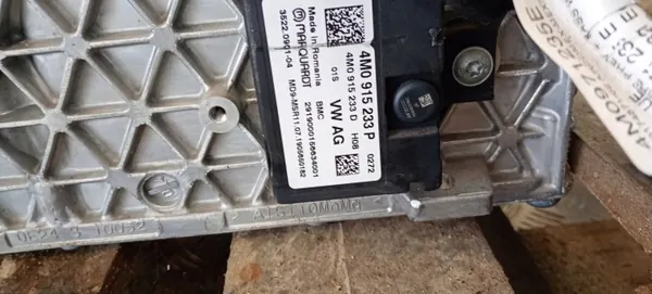 Begagnat Porsche-batteri OEM 4M4915101E - 1 Ah image 4