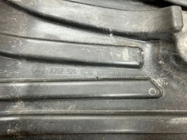 Cubierta parachoques delantero Mercedes-Benz OEM A2075240230 image 6