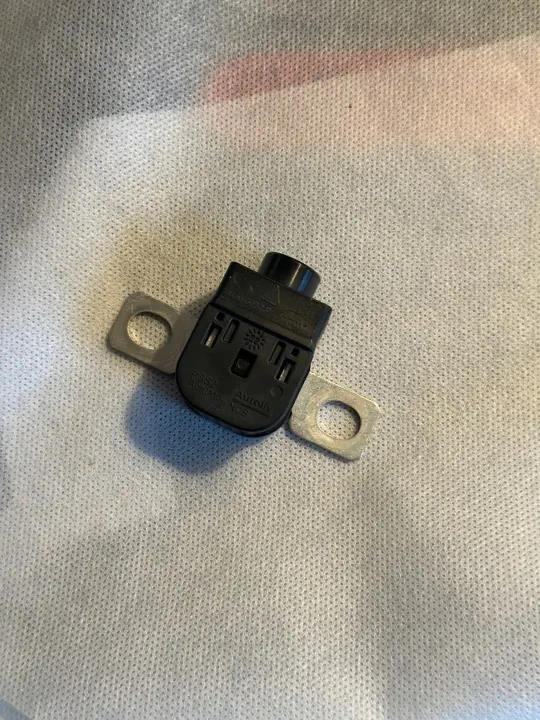 Fusible Pyrotechnique OEM N000000008989 Mercedes GLC image 2