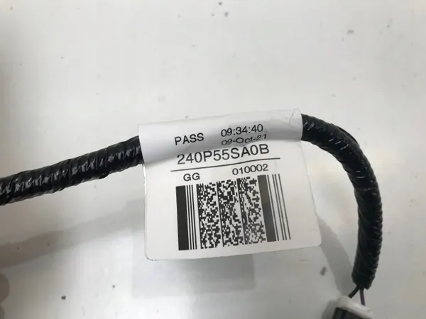 Enchufe USB Nissan OEM 253315SA0A - Usado image 3