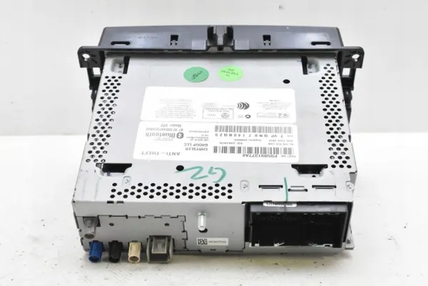 Radio Media OEM 05091377AE pour Jeep Cherokee image 4