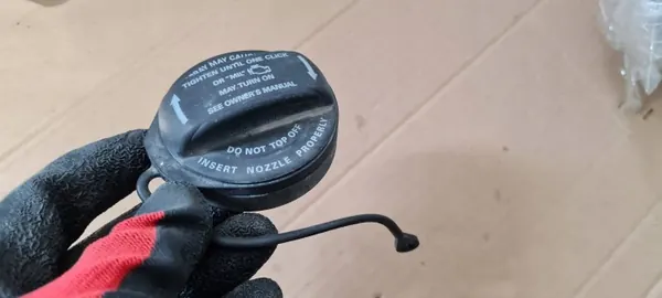 OEM 5WA201553B Polttoainekorkki VW Audi 2.0 TFSI:lle image 2