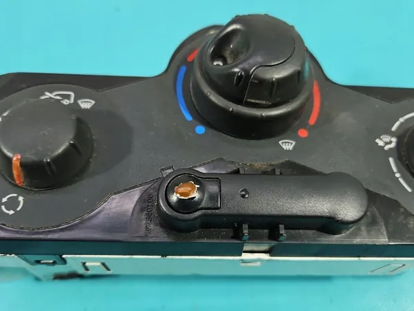Console panneau d'aération pour Renault Kangoo II OEM IMPRK1593048 image 3