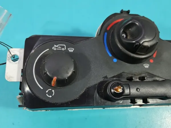 Console panneau d'aération pour Renault Kangoo II OEM IMPRK1593048 image 4