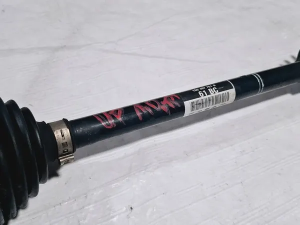 Fram vänster kort axel VW UP! 1.0 MPI 2011-2015 1S0407761B image 3