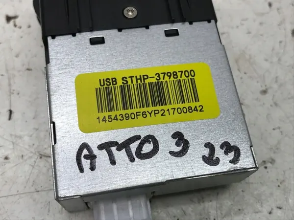 BYD ATTO 3 USB-laadpoort OEM STHP-3798700 image 3