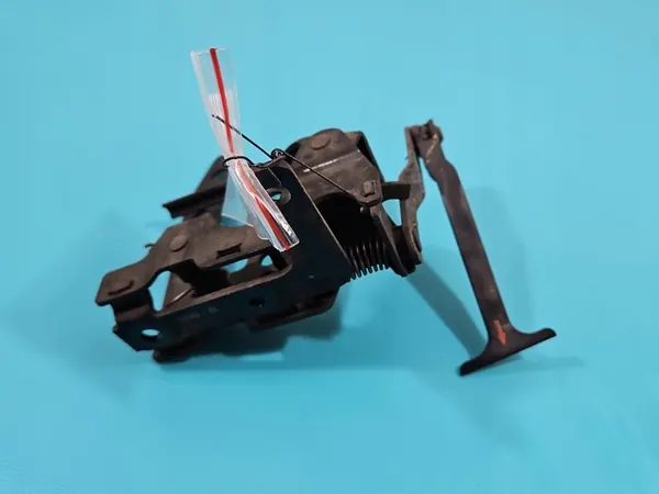 Motorhuvslås 2218800264 Mercedes W221 image 3