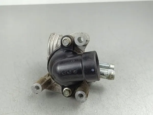 2018 Mitsubishi Eclipse Cross Boîtier de thermostat FOB54774 image 1