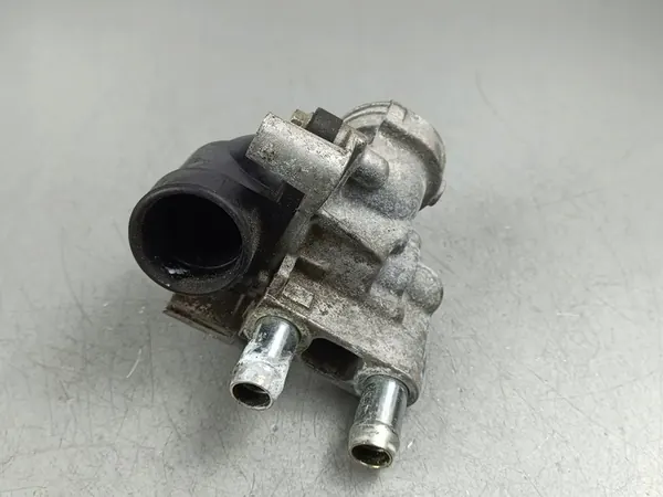 2018 Mitsubishi Eclipse Cross Boîtier de thermostat FOB54774 image 2