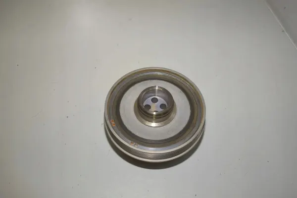 Kampiakselin hihnapyörä OEM 8579927 BMW F40 2.0L Diesel image 4