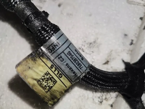 BMW Hehkutulppakaapeli OEM 758039704G - Käytetty image 3