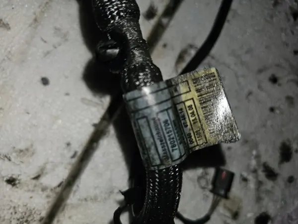 BMW Hehkutulppakaapeli OEM 758039704G - Käytetty image 4