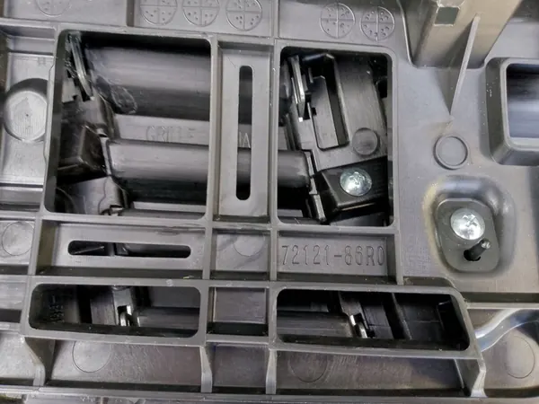 Suzuki Vitara III Front Grill 2018- OEM 72121-86R0 image 9