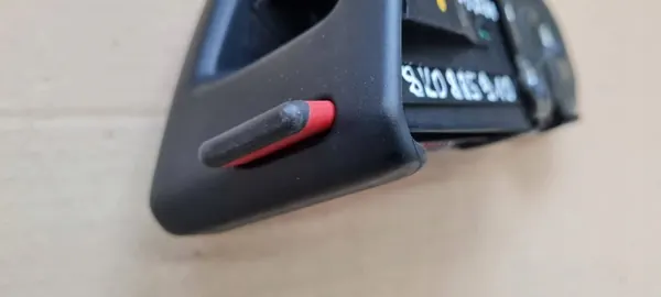 Mécanisme de verrouillage dossier siège arrière droit OEM 8K9885682A image 6