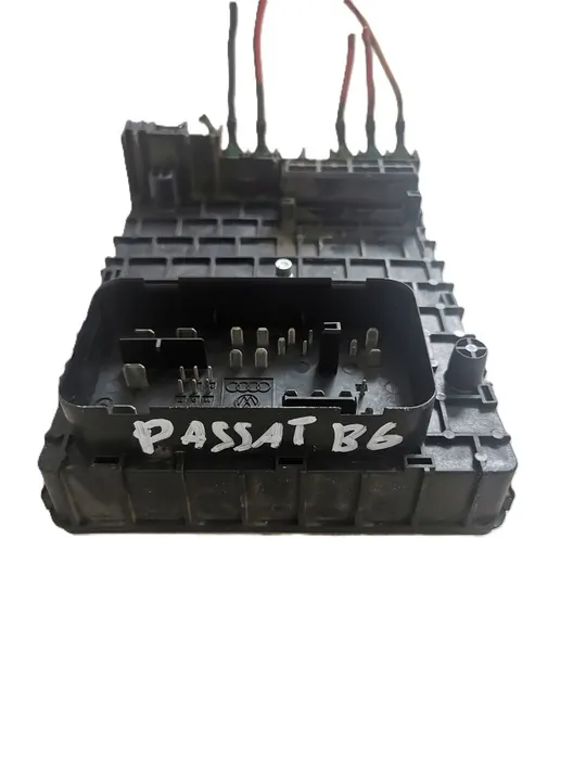 Caixa de Fusíveis Volkswagen Passat B6 Original 3C0937125 image 5