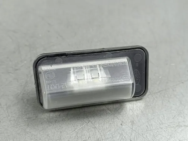 Feu de plaque Subaru Forester OEM FOB54952 image 2
