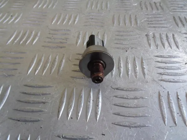Bränsletrycksensor OEM 711225000 för Peugeot 308 image 3