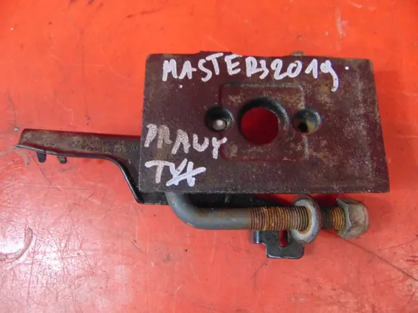OEM 55037870R Lehtijousen Kiinnike Master III:lle image 3
