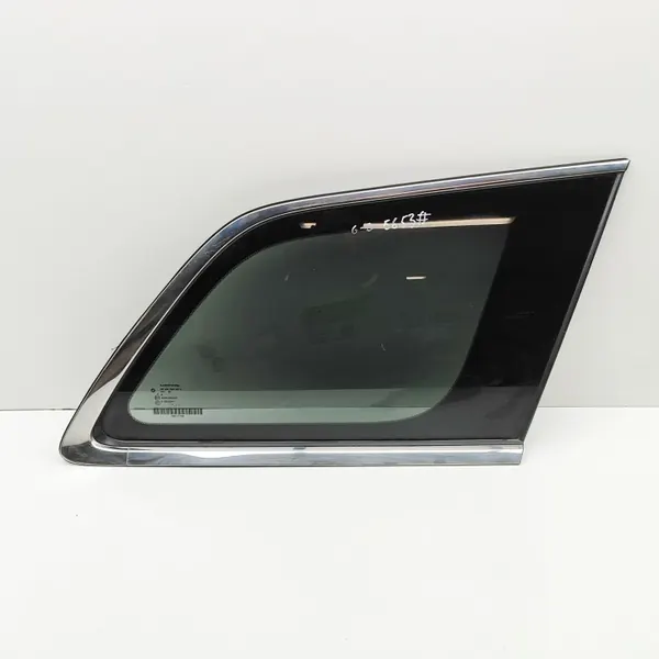 Ventana trasera derecha usada OEM P68211110AA Jeep image 2
