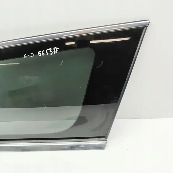 Ventana trasera derecha usada OEM P68211110AA Jeep image 3