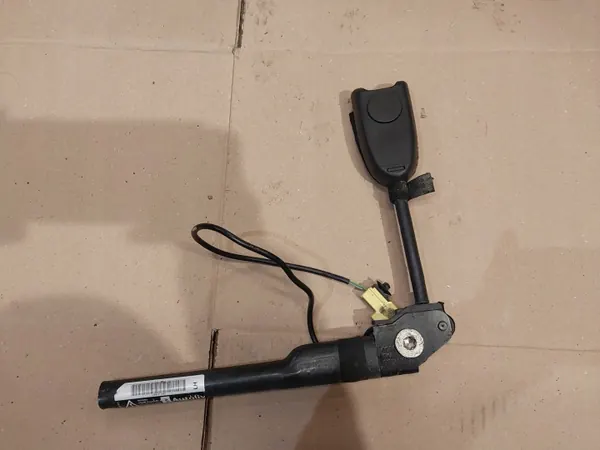 Turvavyön solki OEM 13332663 vasen etu Opel Astra J image 2