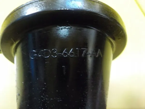 Jaguar Ölabscheider OEM G4D3-6617-AA Gebraucht image 3