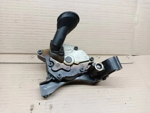 Olje Pump VW Golf VI Skoda Audi 1.4 TSI 03C115105Q image 5